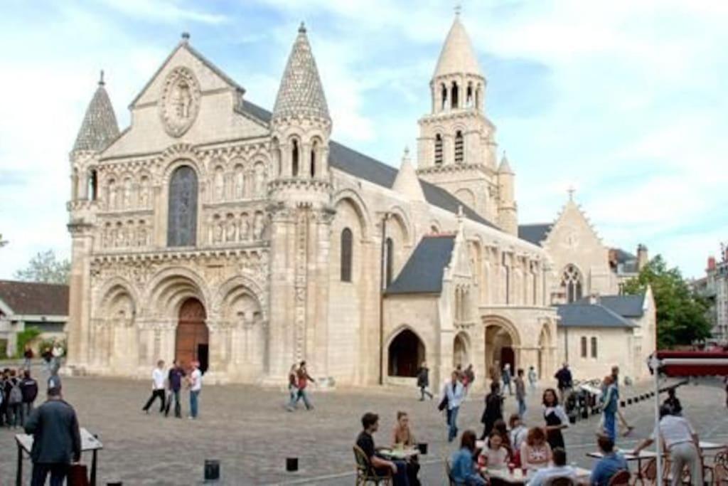 • Bel Appartement - Centre Historique De Puvatya Dış mekan fotoğraf